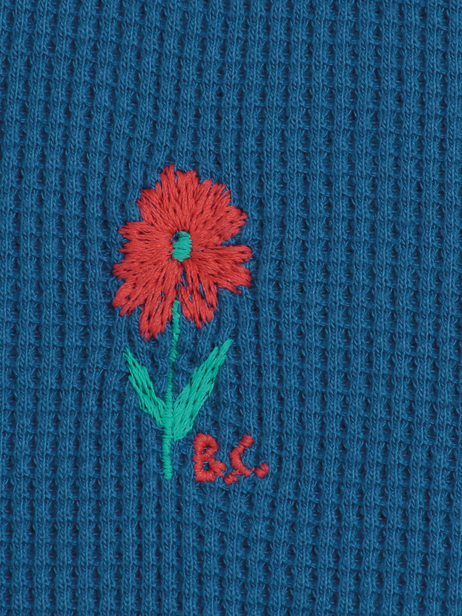 Petunia V-neck T-shirt
