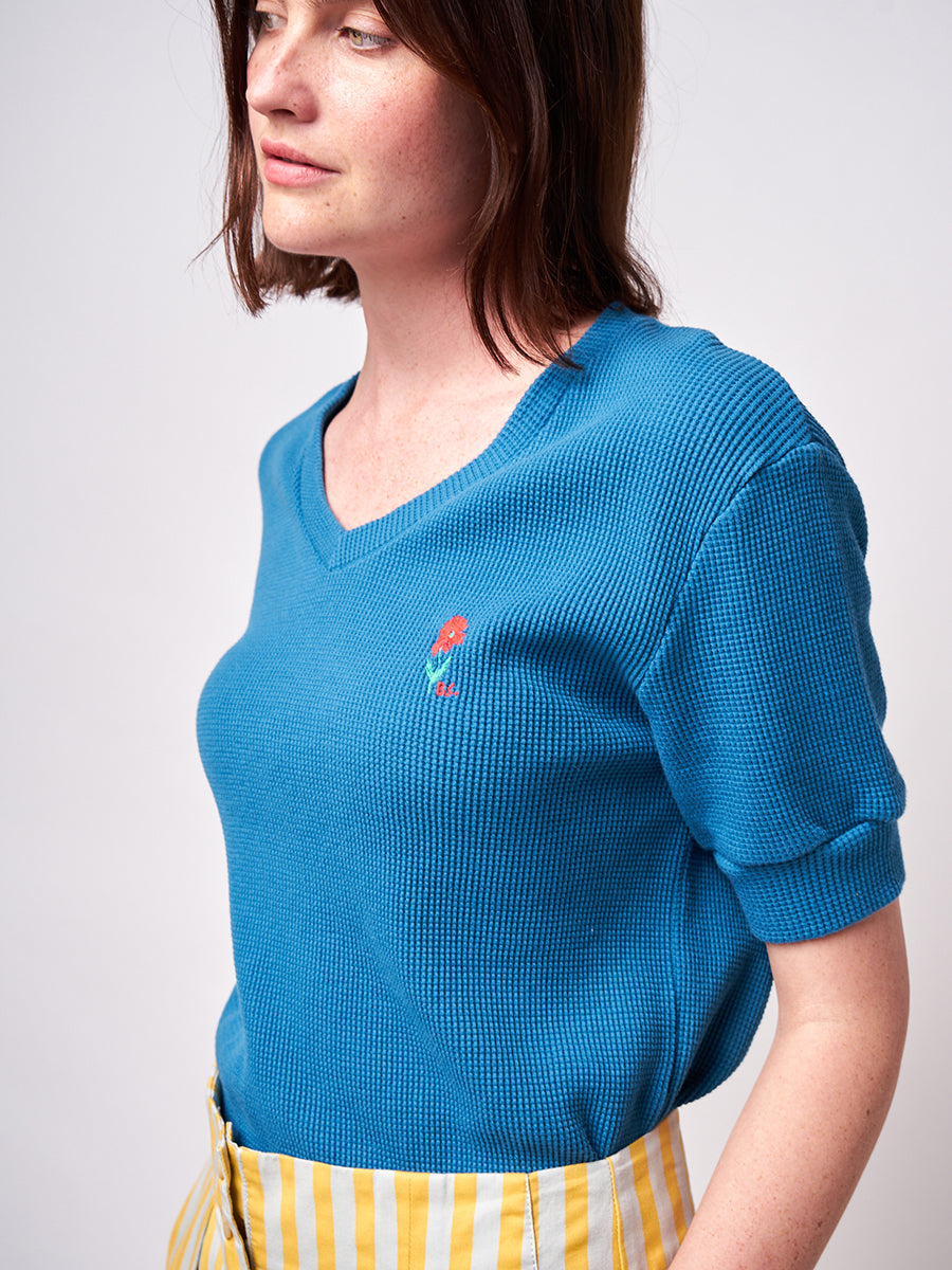 Petunia V-neck T-shirt