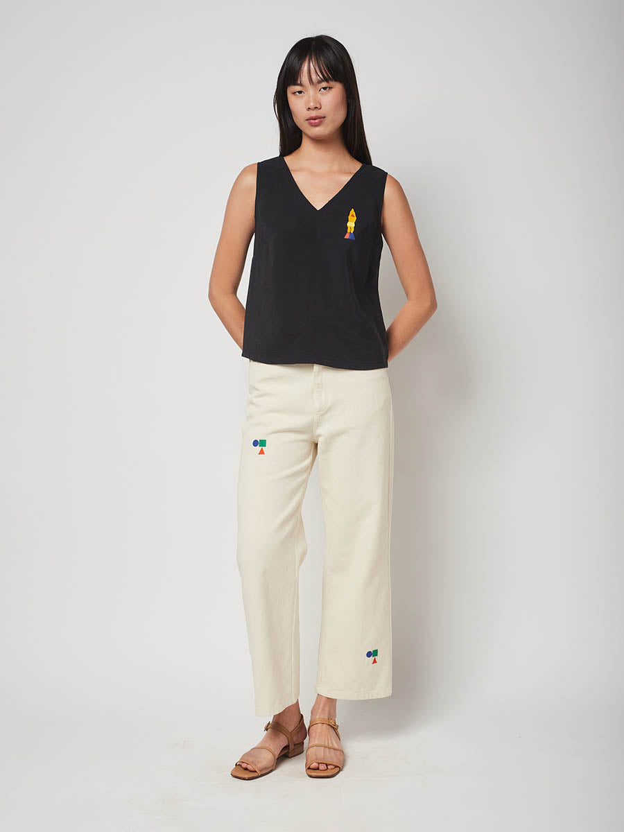 Vaquero de cintura alta con bordado