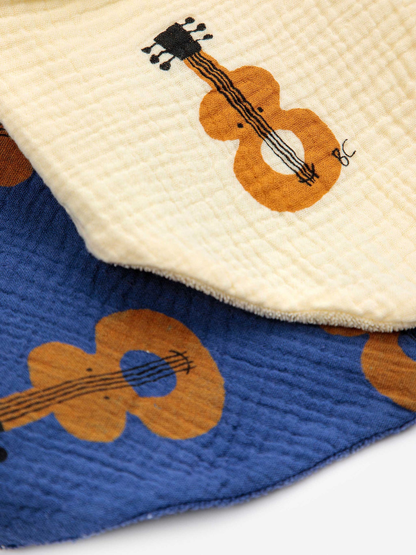 Acoustic Guitar bib set