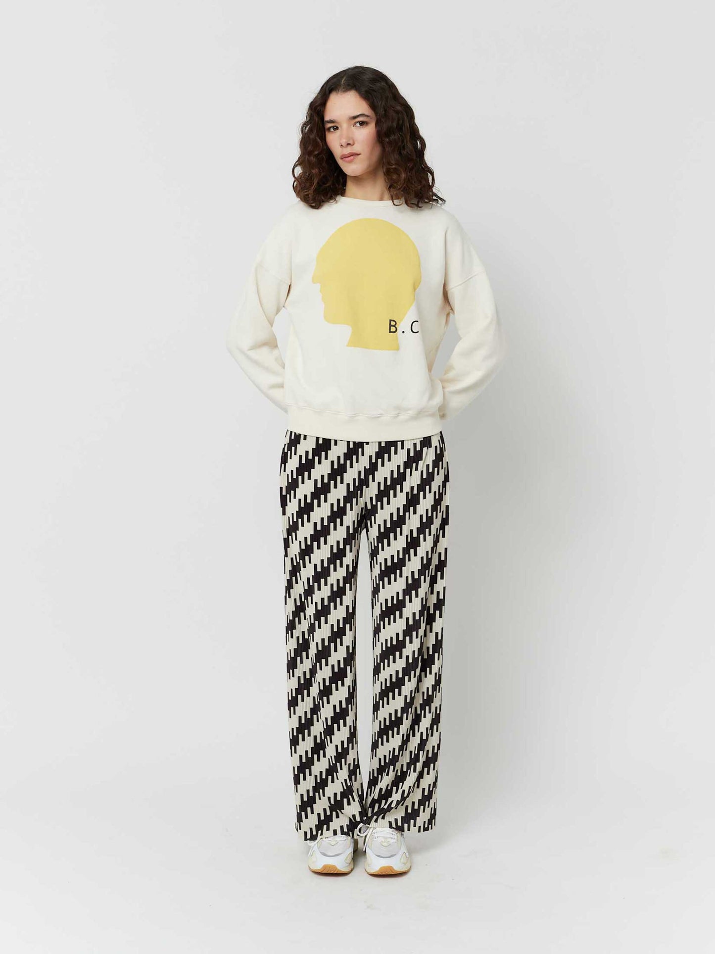 Faces sweatshirt