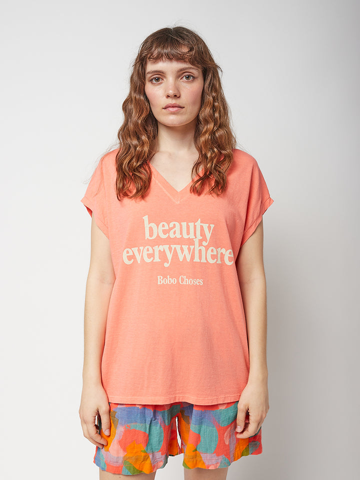 Beauty everywhere V-neck loose T-shirt