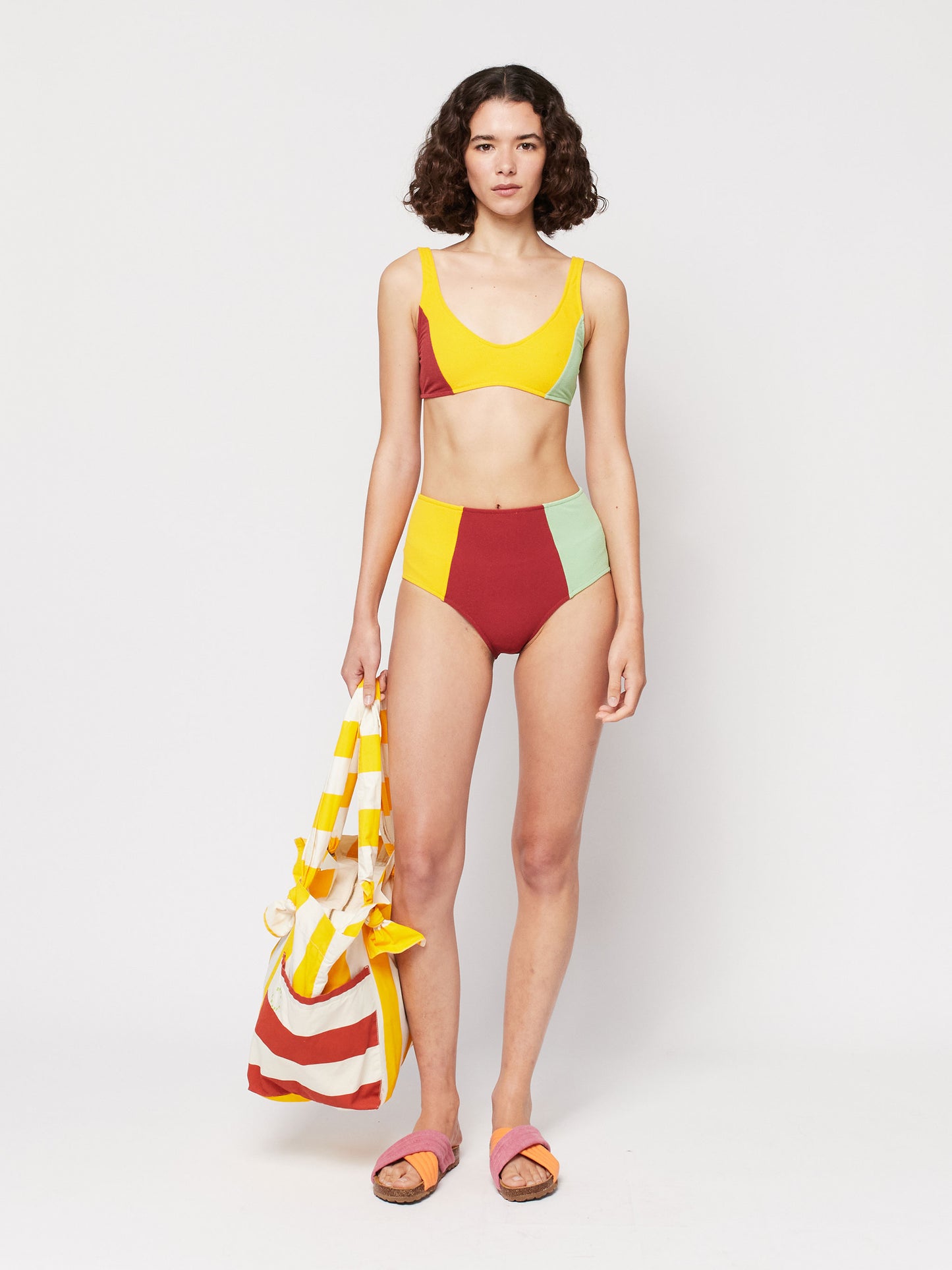 Parte superior bikini de rizo con bloques de color