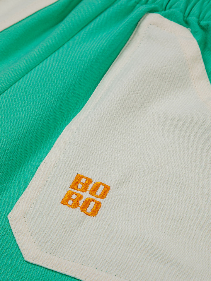 Contrast pocket woven shorts