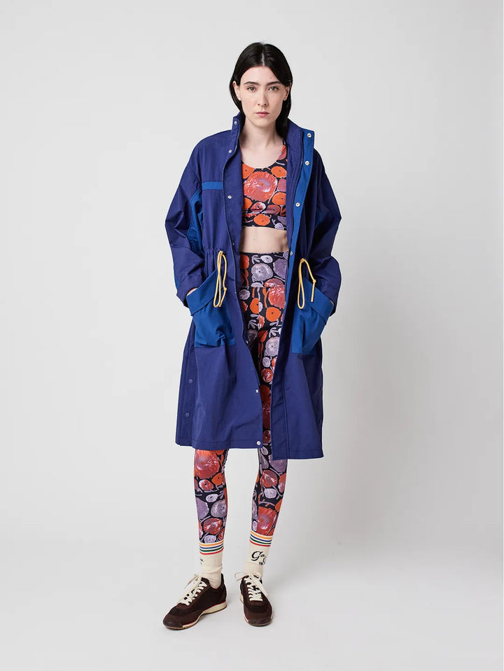 Impermeable blau