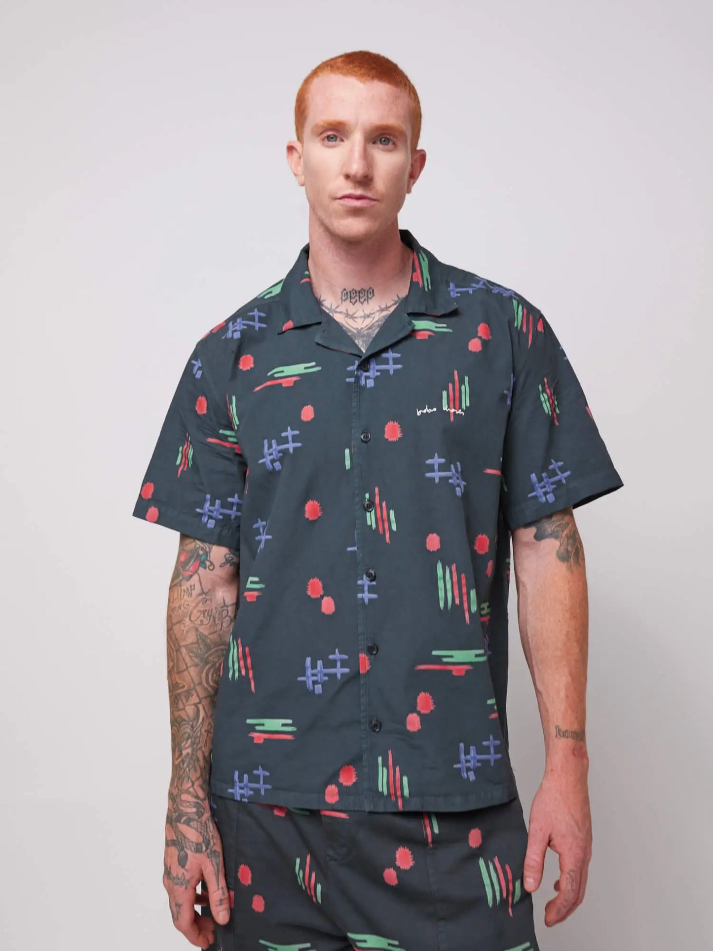 Camisa unisex estampada multicolor