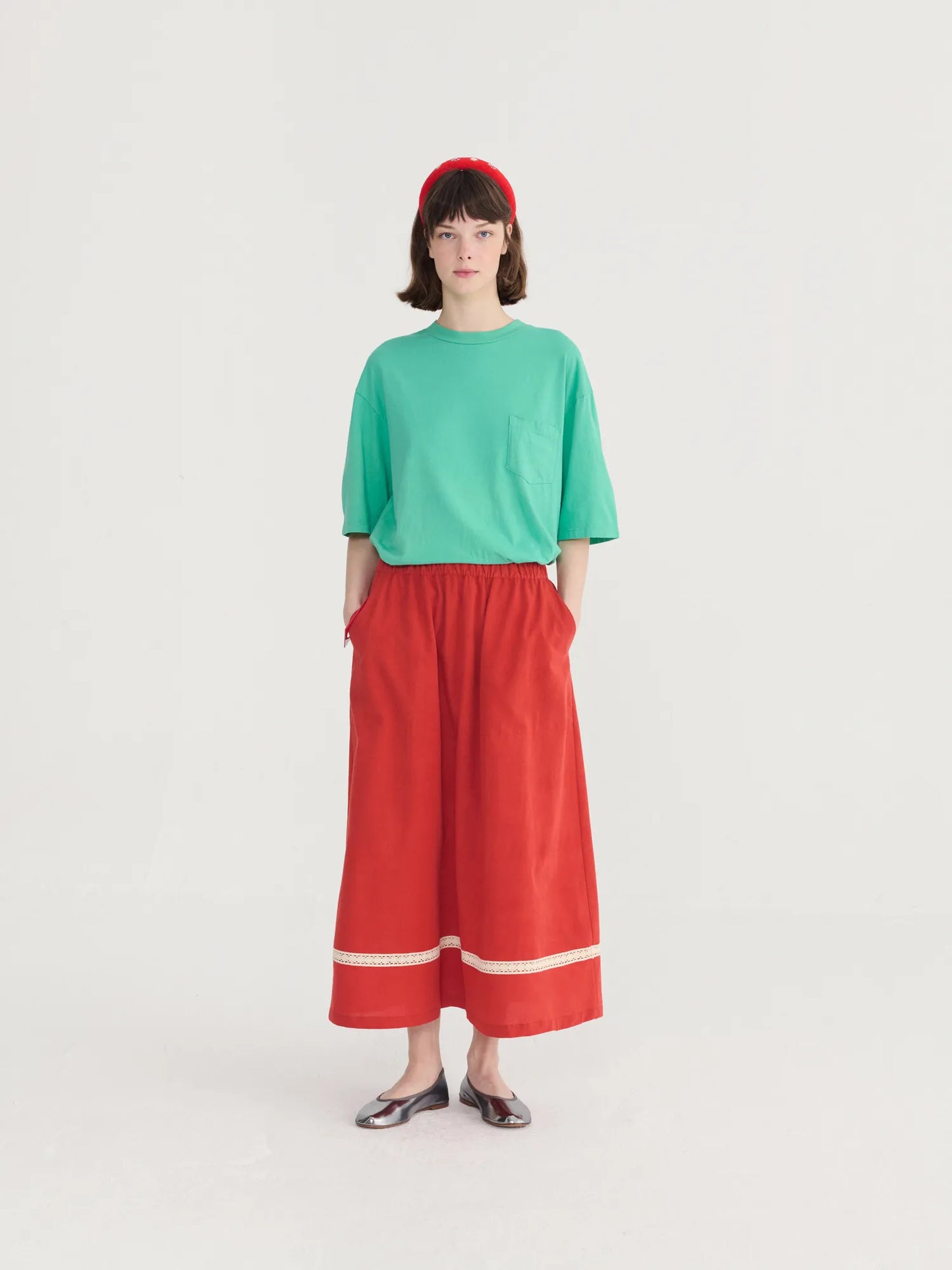Contrast-trim evasé skirt