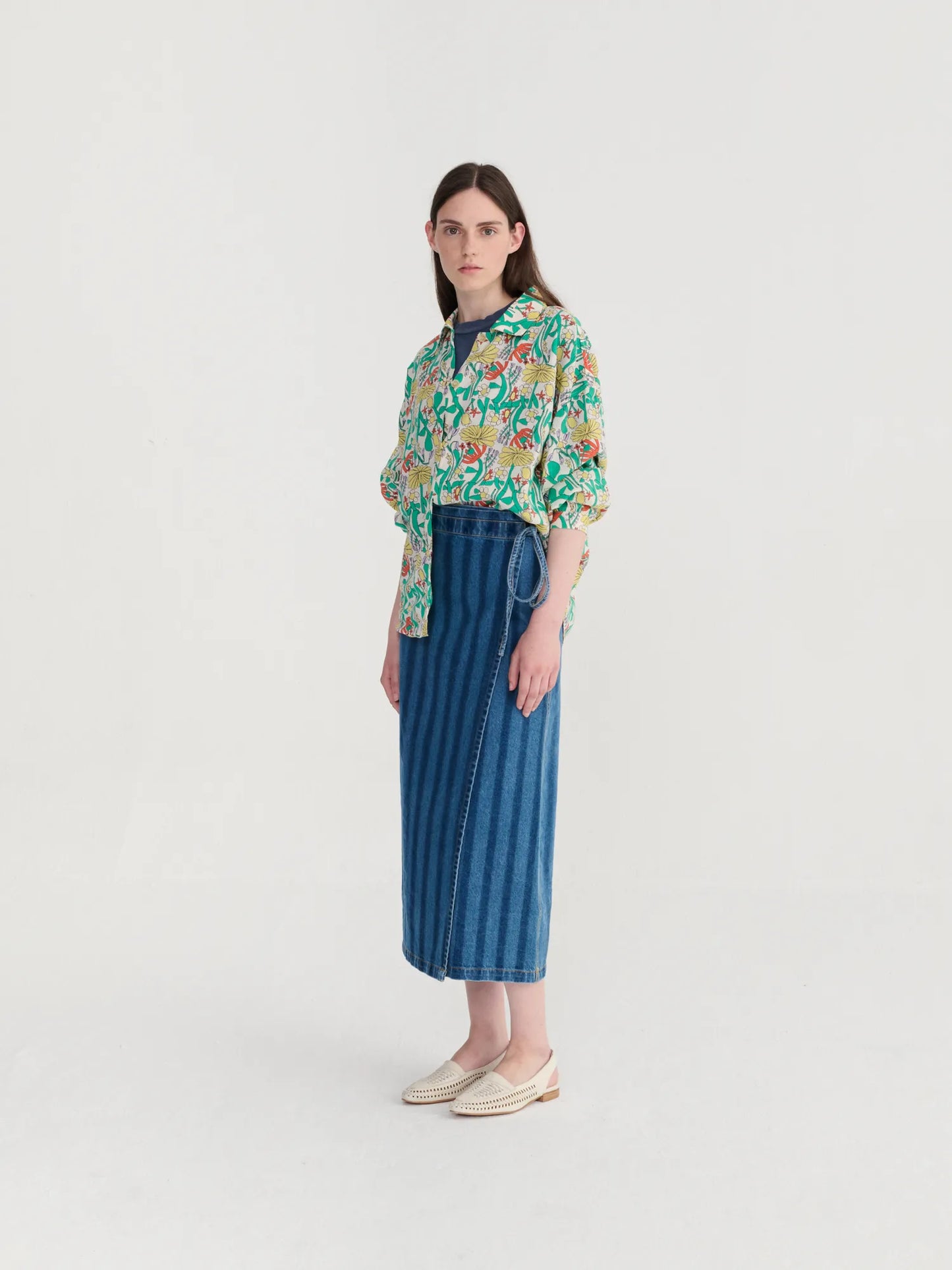 Color herbalist pattern collar shirt