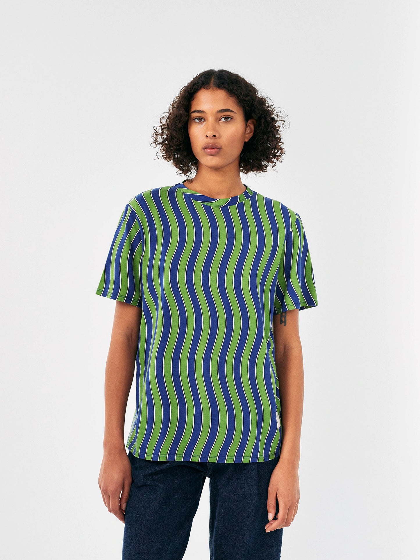 T-shirt imprimé vagues multicolores