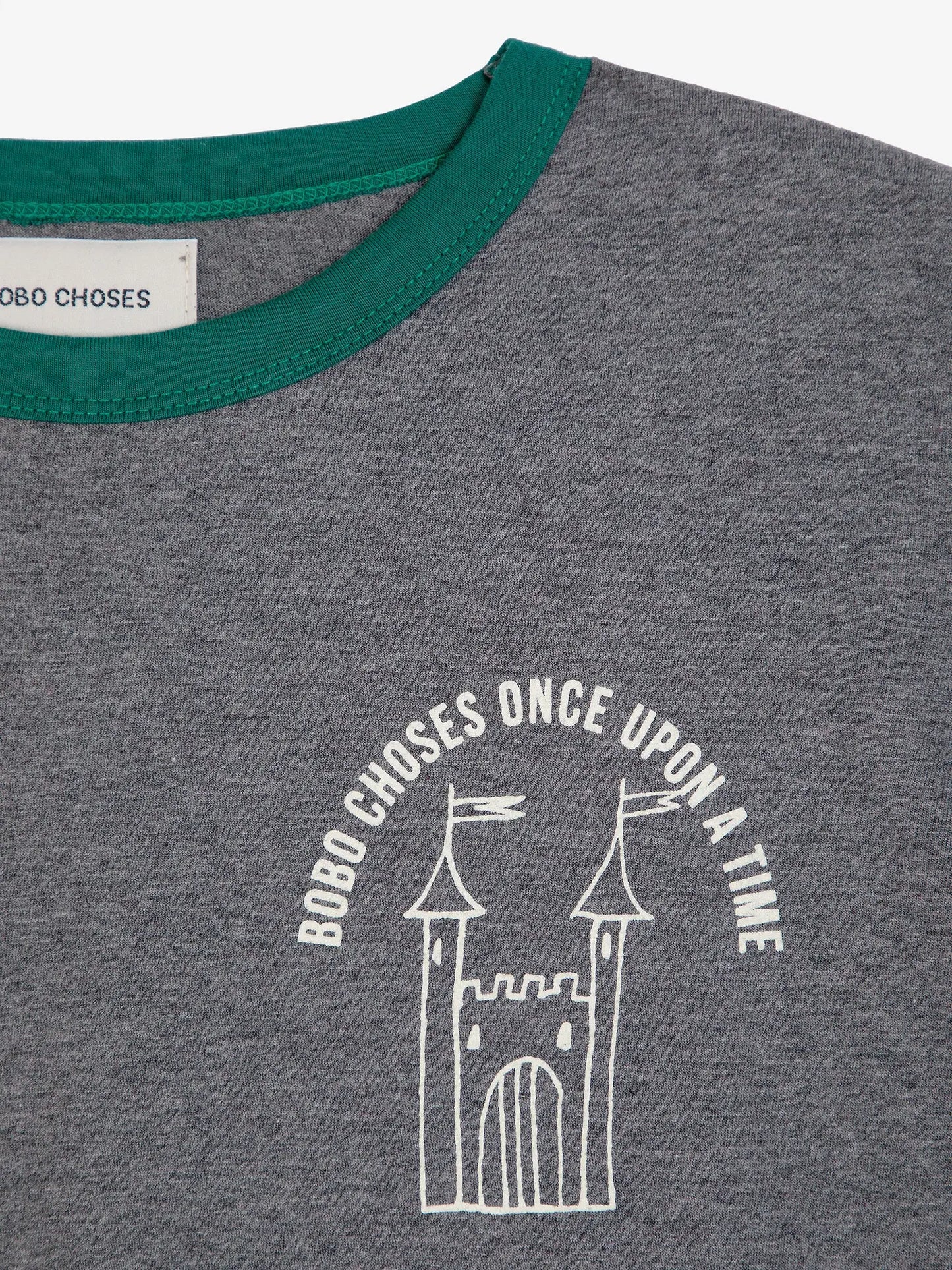 T-shirt brodé Faraway Castle