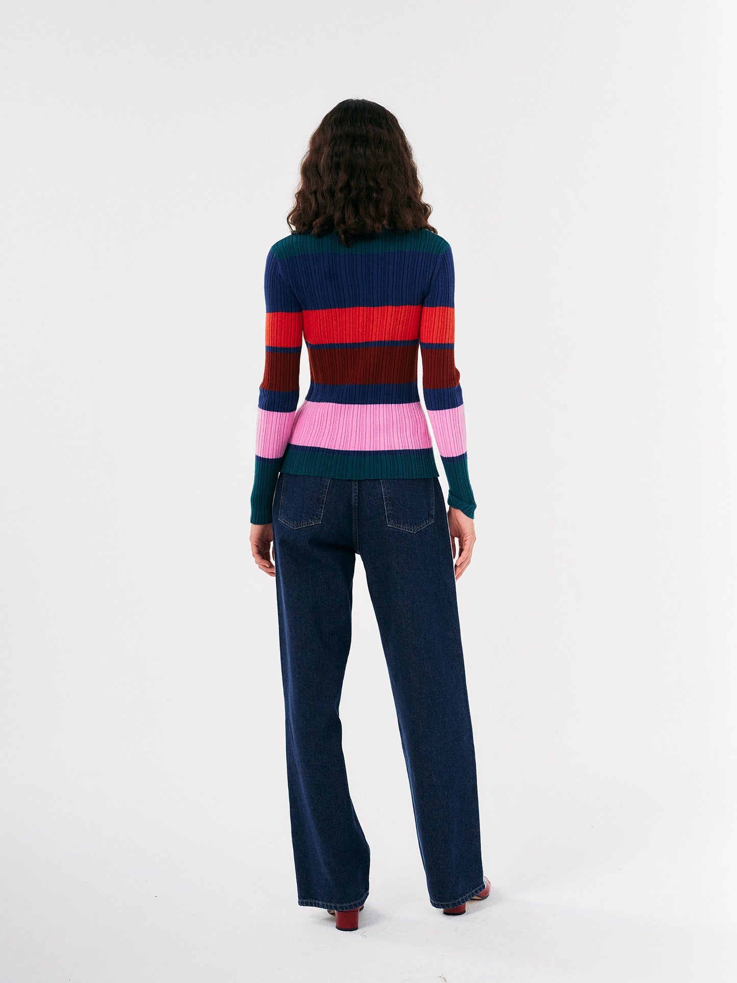 Embroidered denim pleated jeans