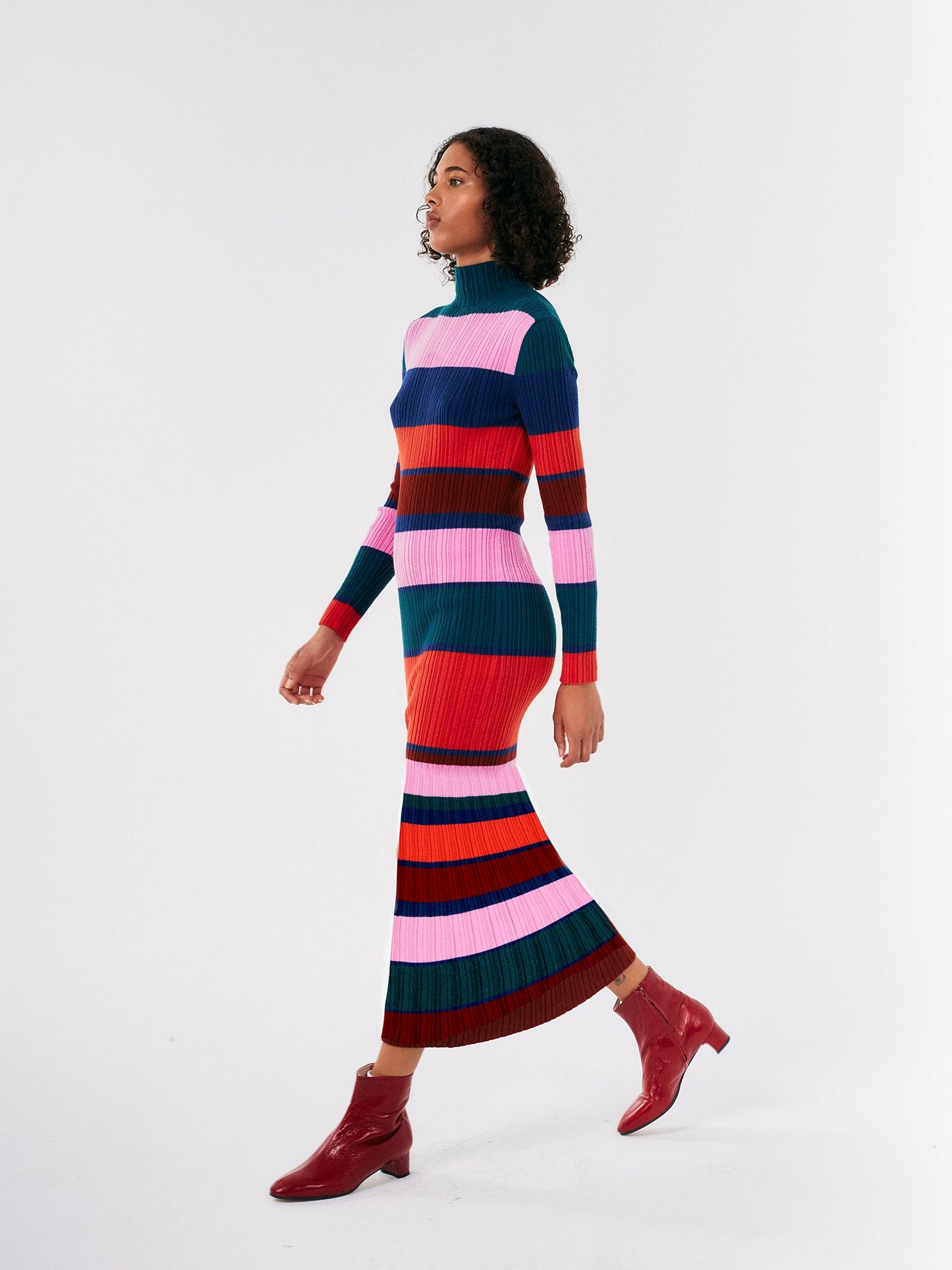 Robe en tricot rayée multicolore