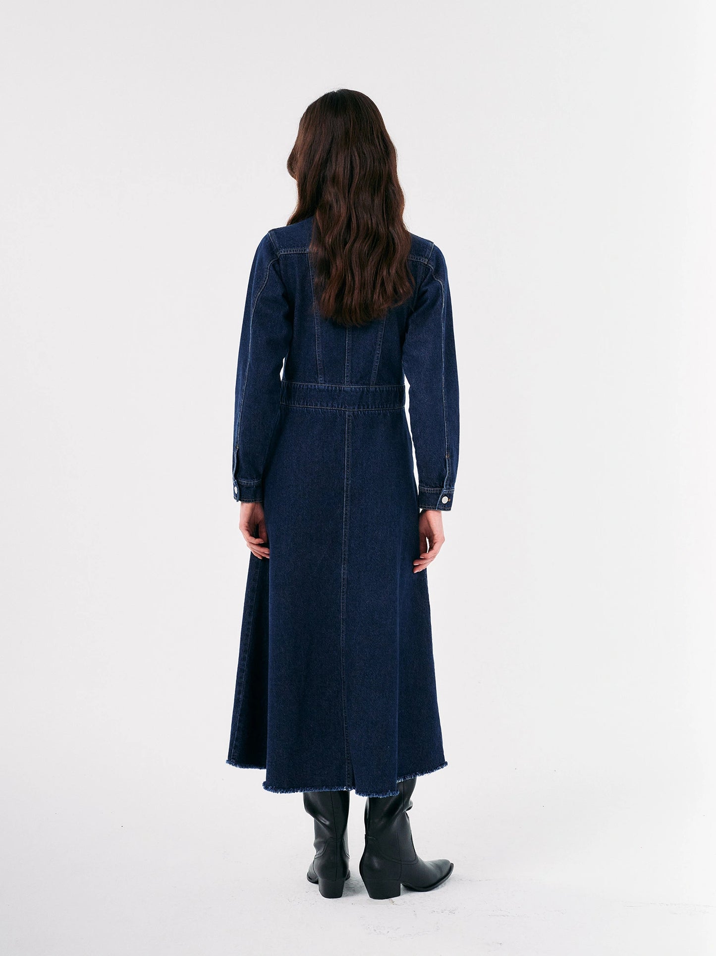 Robe longue évasée en denim brodé