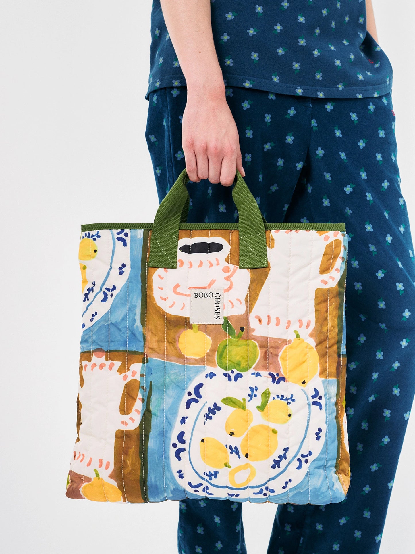 Abstract Tea time print quilted bag