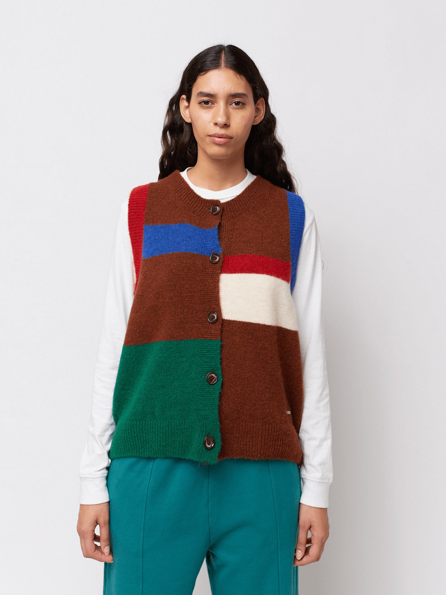 Color block knitted buttoned vest