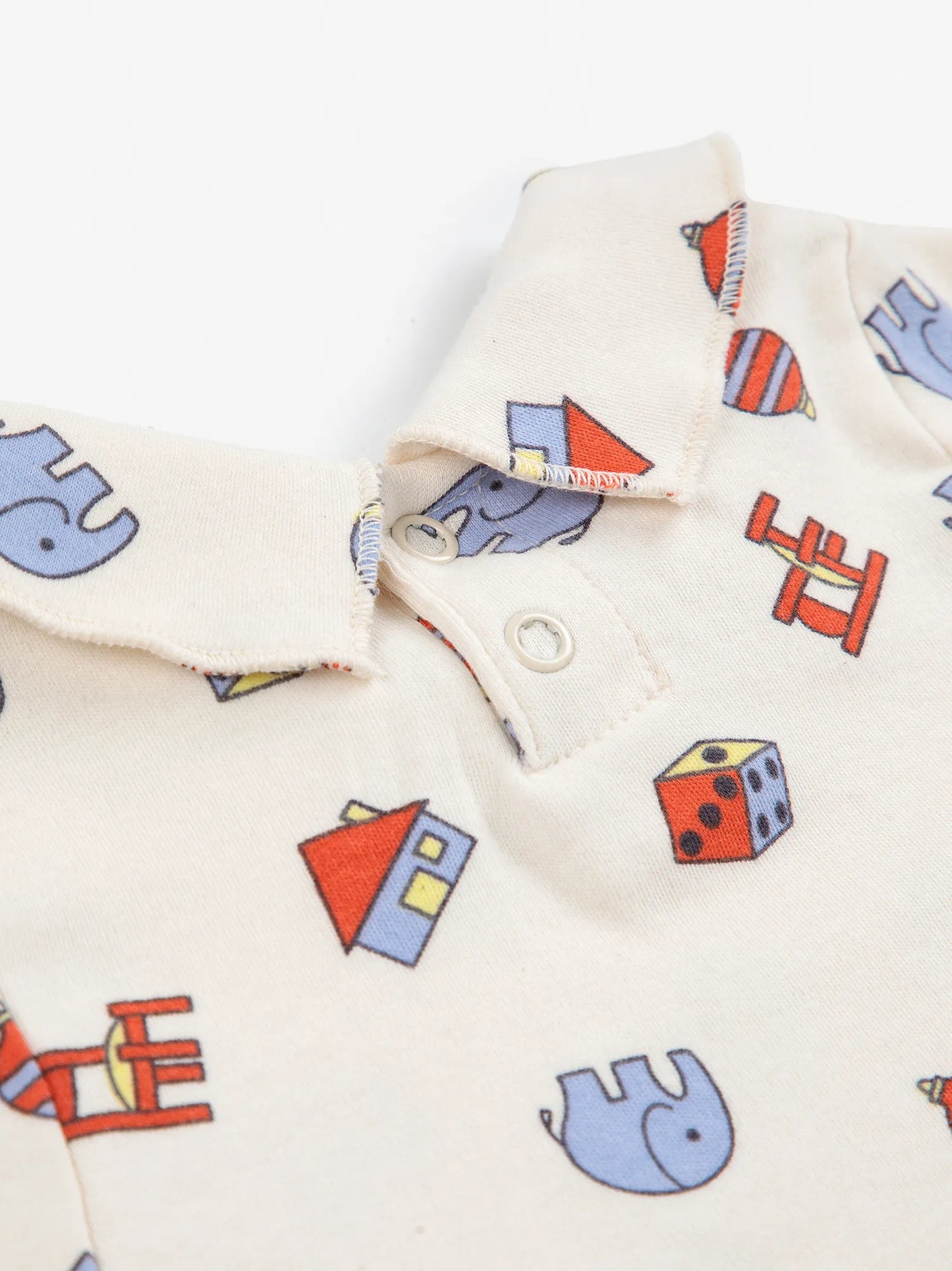 Toys all over collar T‑shirt look