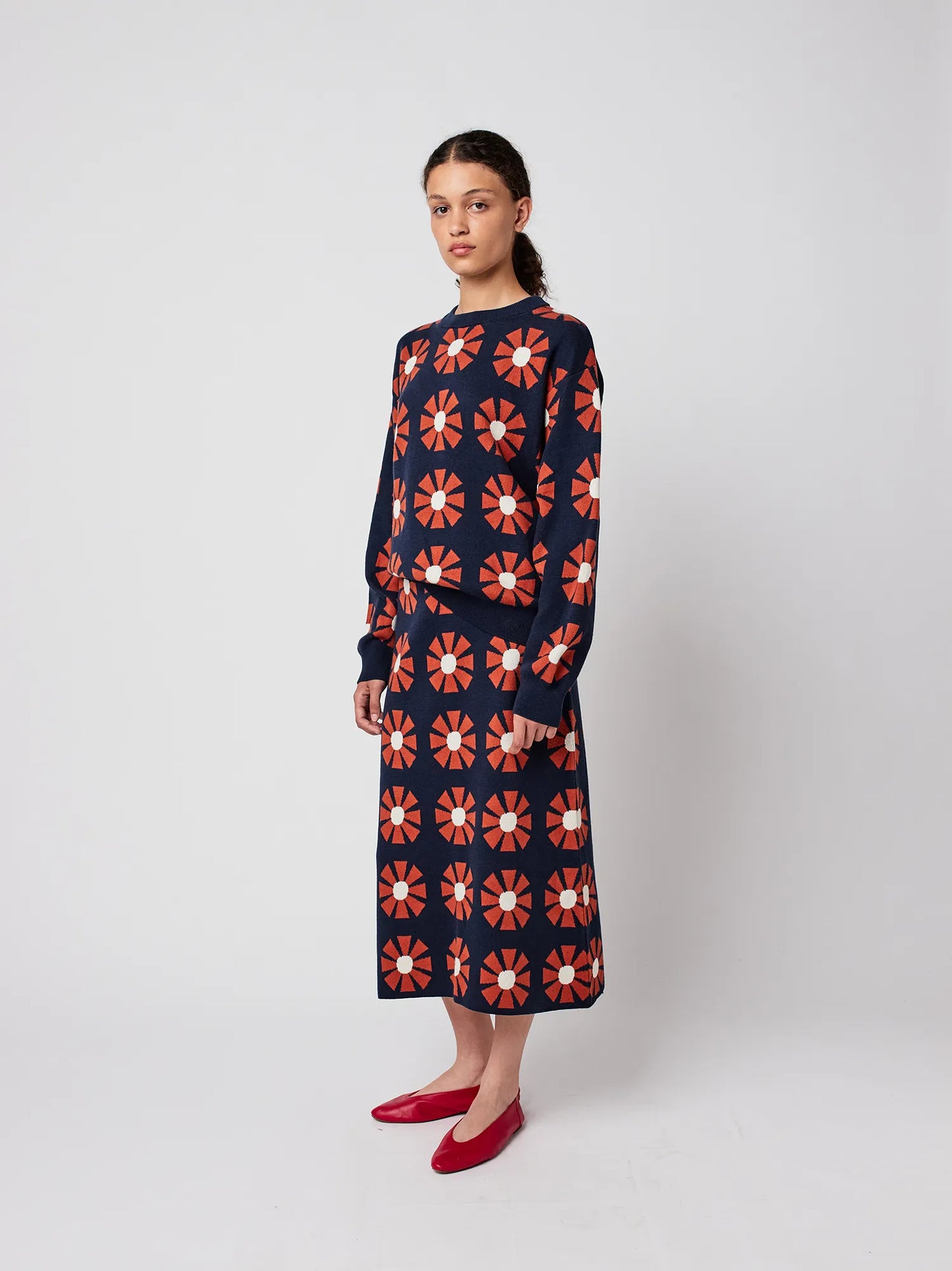 Flower jacquard midi knitted skirt