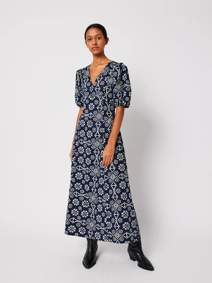 Kaleidoscope pattern evase v-neck dress