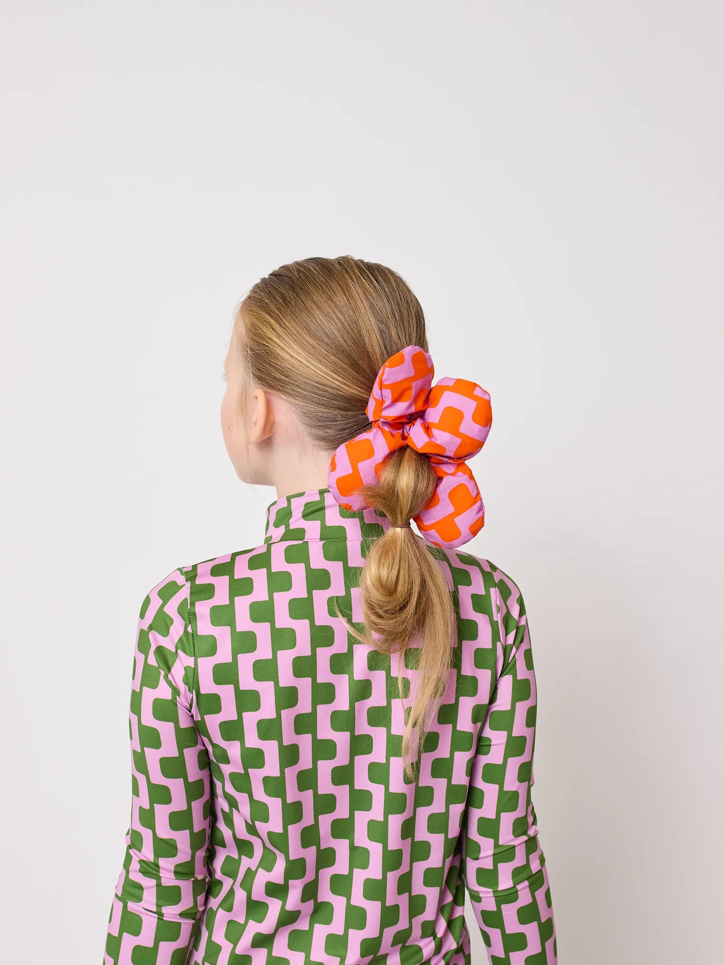 Chain all over flower scrunchie