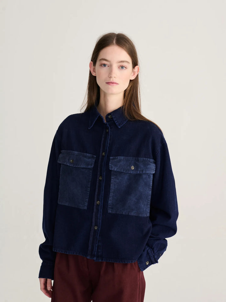 Big corduroy pockets light denim shirt