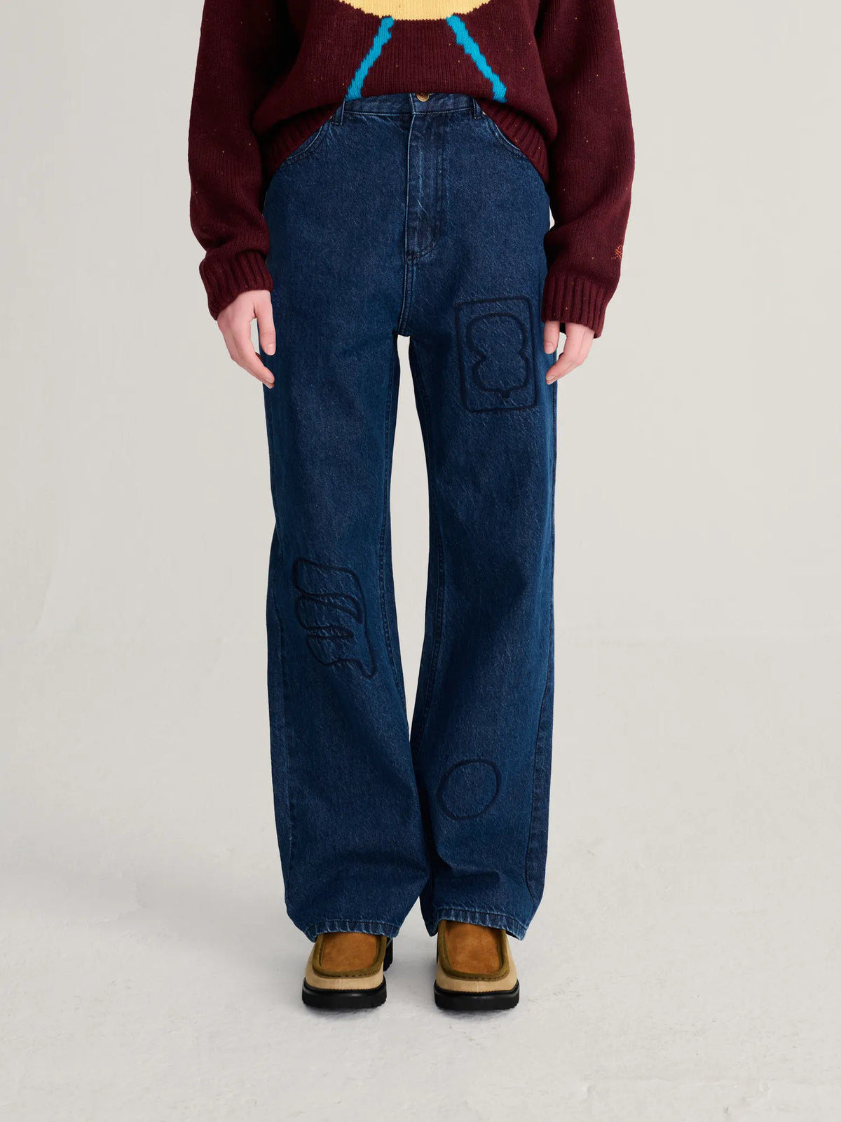 Embroidery washed mid-waist jeans
