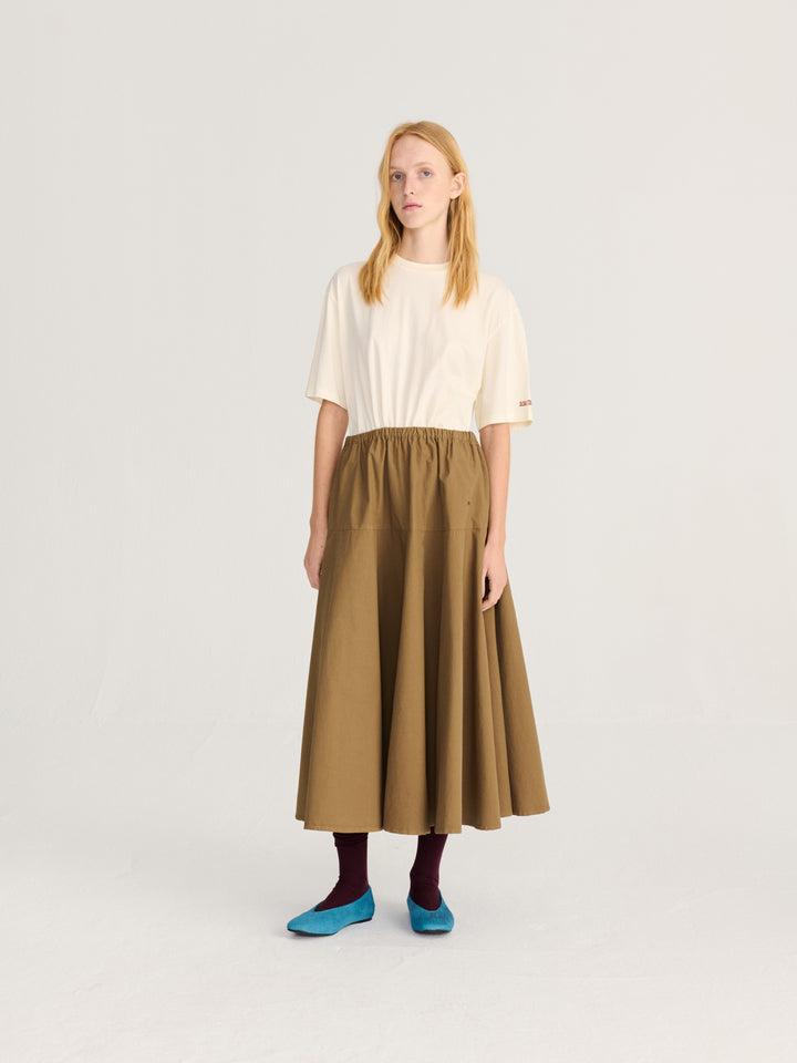 Paper touch evasé skirt