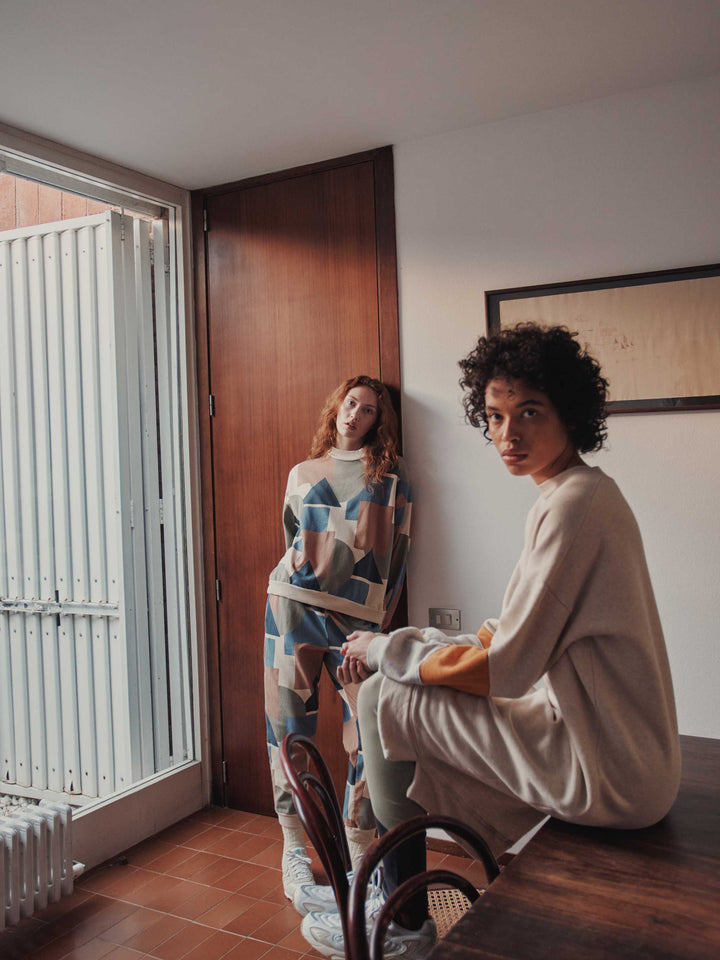 Sudadera estampado geométrico