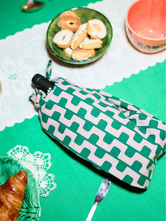 Chain all over bottle cover