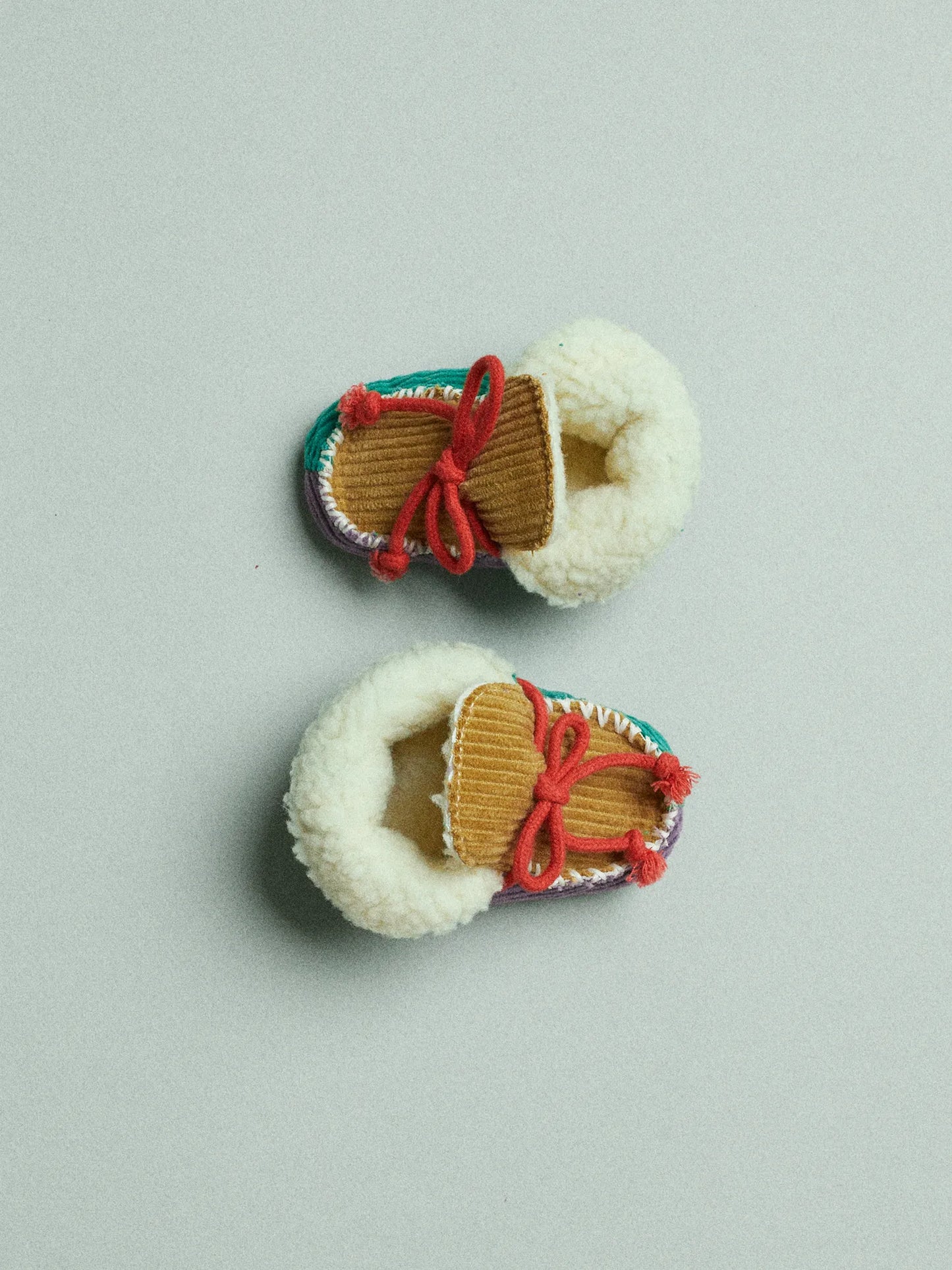 Mehrfarbige Stiefeletten