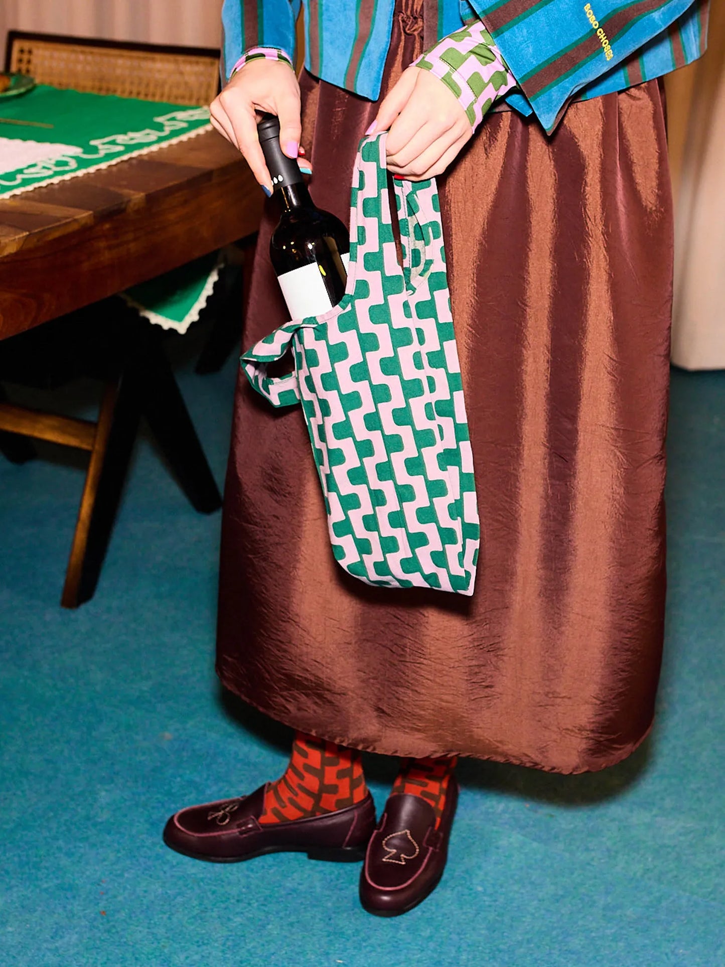 Chain all over bottle cover