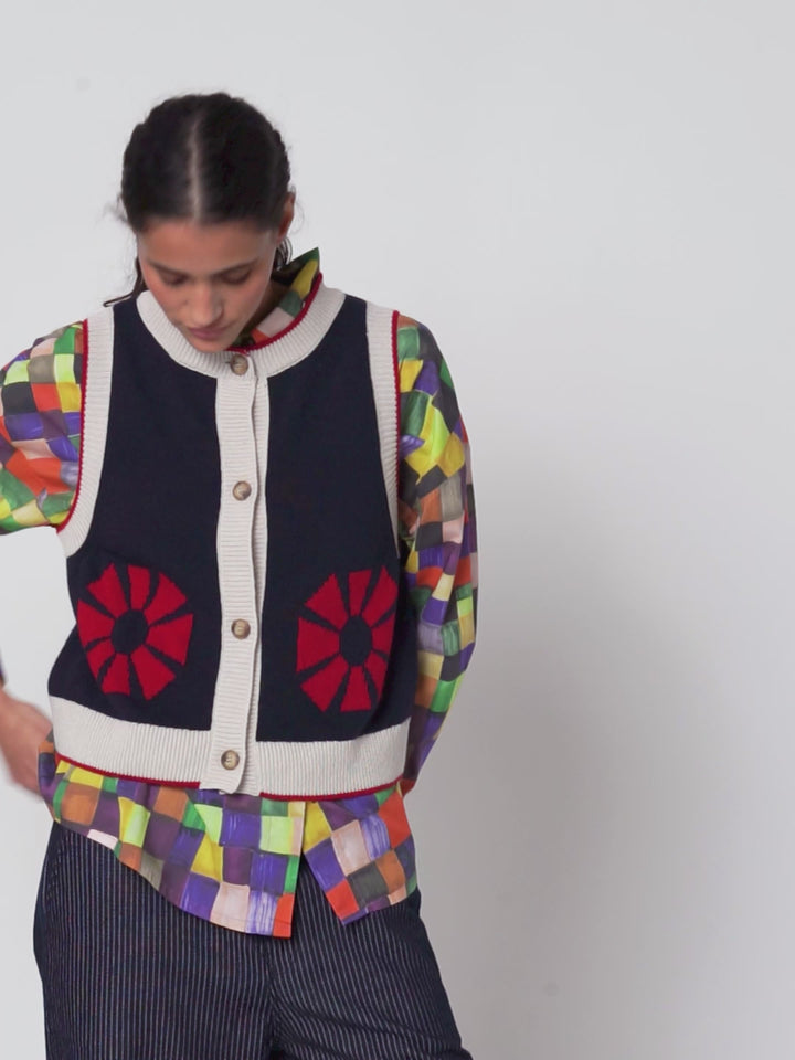 Flower knitted vest