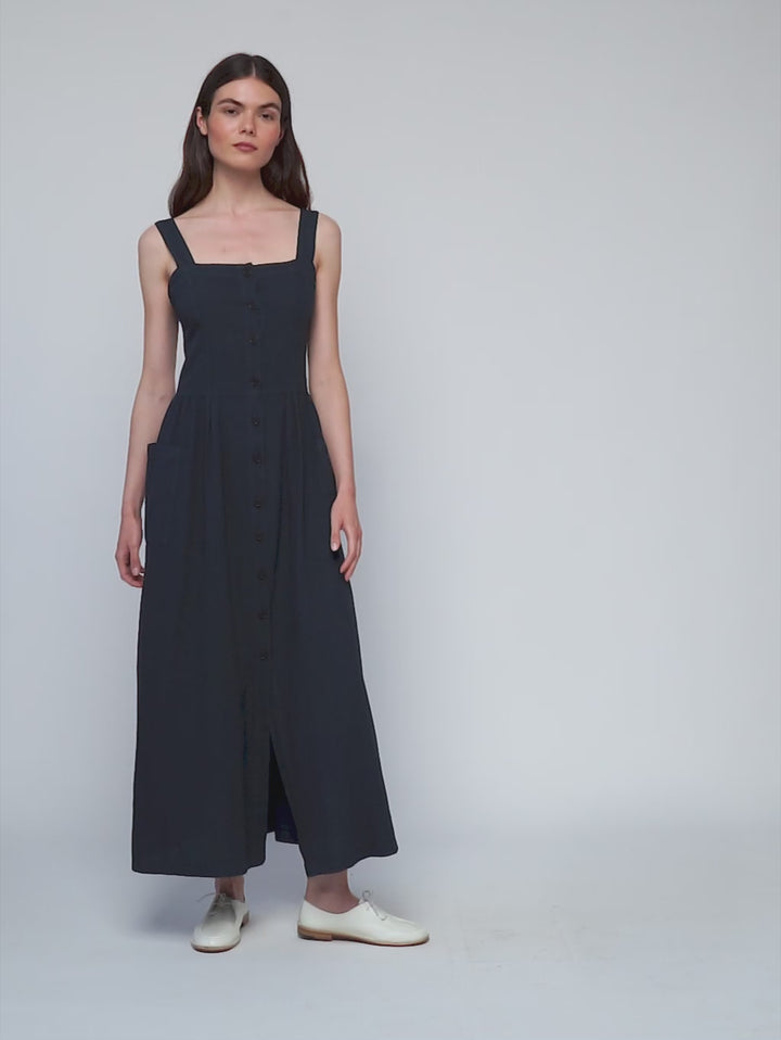 네이비 버튼 스트랩 원피스