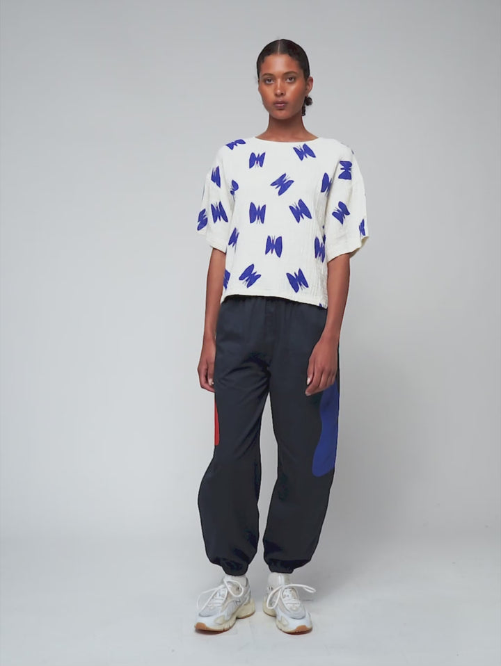 Butterfly print cropped blouse