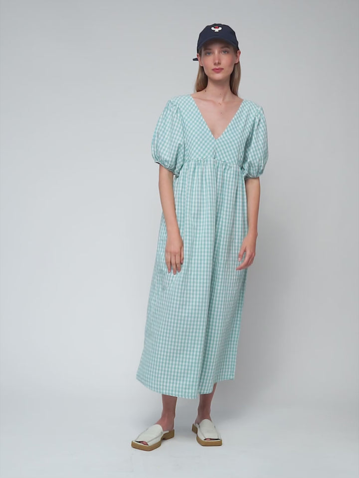 Tomato plate embroidery cap