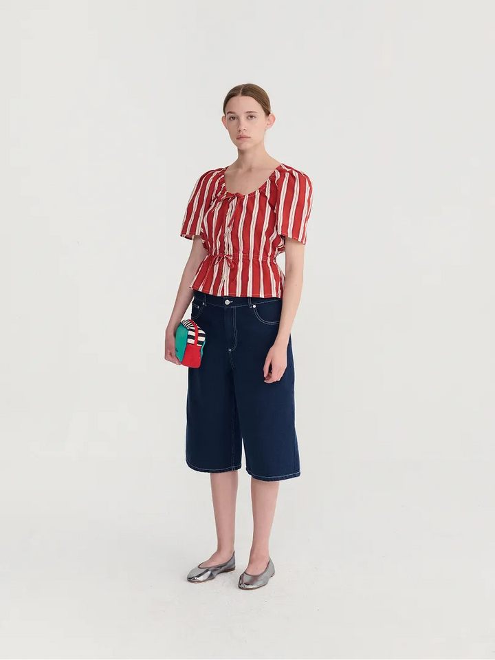 Contrast-stitching denim bermuda