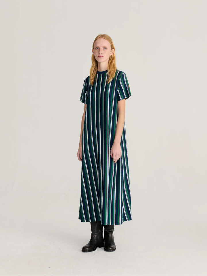 Langes Jerseykleid mit Streifen